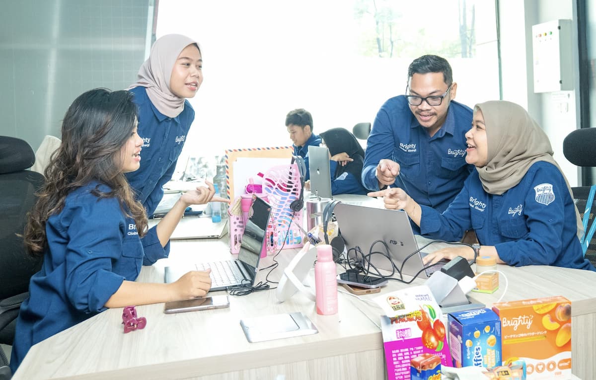 Tim Hegemoni berdiskusi dan berkolaborasi